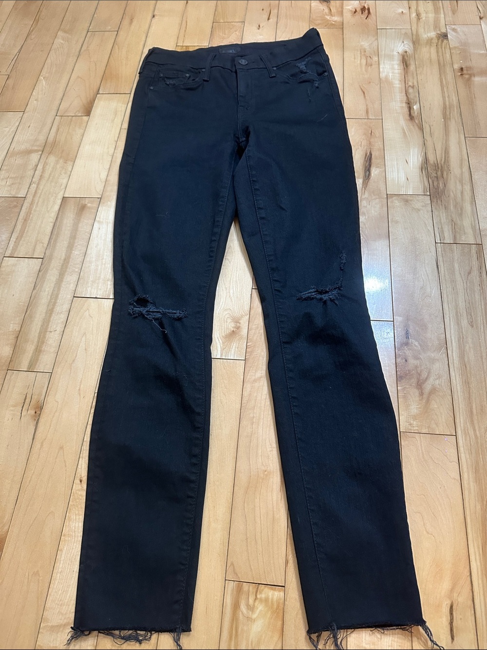 NWOT MOTHER Looker Ankle Fray Black Skinny Jeans with Knee Distressing